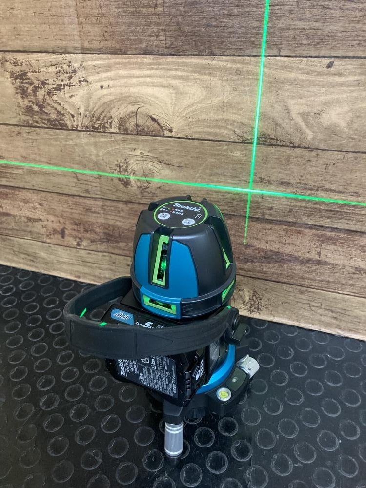 Makita SK507GDN 10.8V Rechargeable Green Laser Marker with Receiver, Tripod, and 5.0Ah Battery [f1214048511]