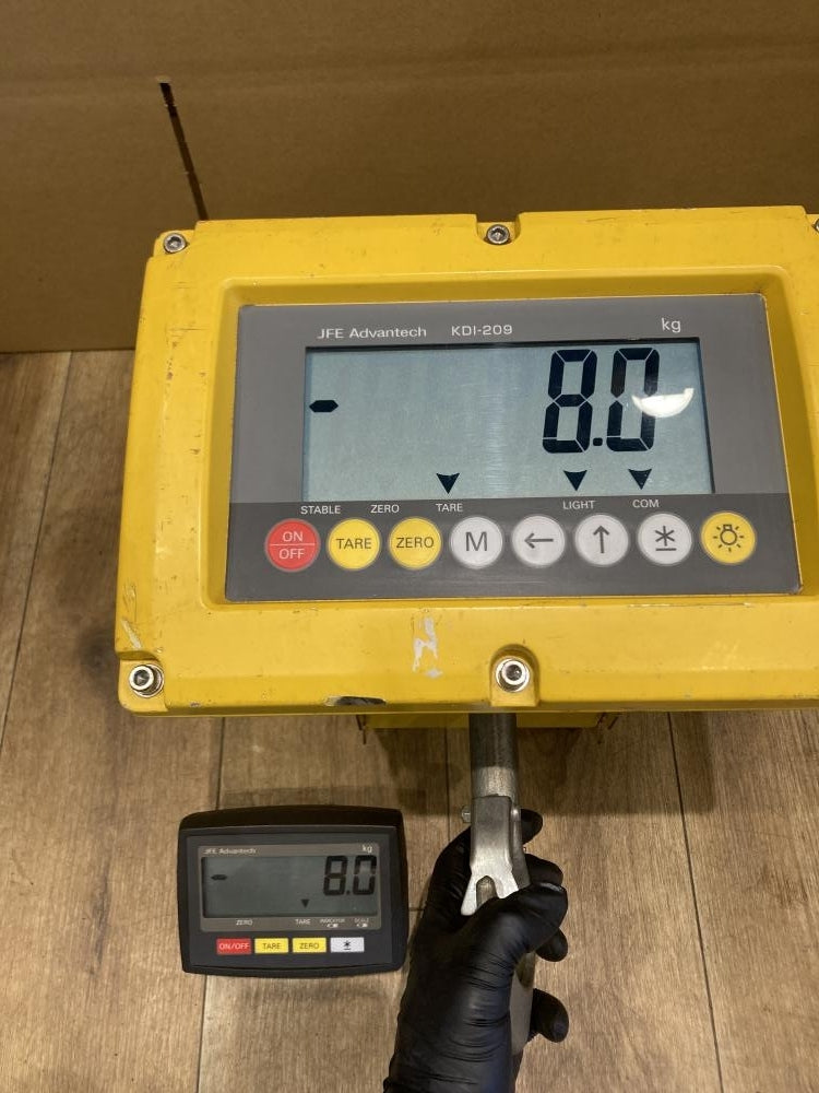 JFE Advantech ATHW-1BP Waterproof Crane Scale 1000kg Hand Display Included [k1220327440]