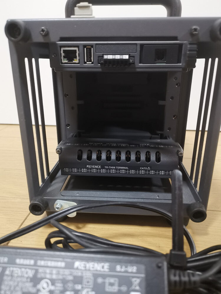 Keyence TR-V550 Data Recorder with TR-TH08 and SJ-U2 [x1237780586]