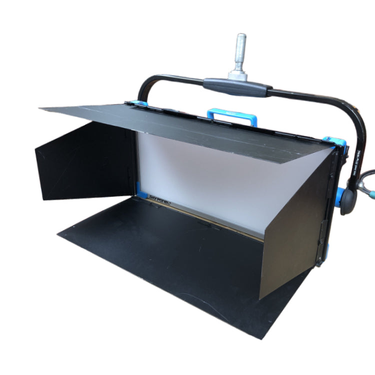 ARRI SkyPanel S60-C LED Light with V-Mount Battery Adapter Plate [m1235801002]