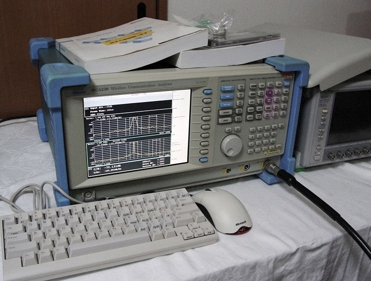 Tektronix WCA230 Real-Time Spectrum Analyzer DC-3GHz [t1103763727]