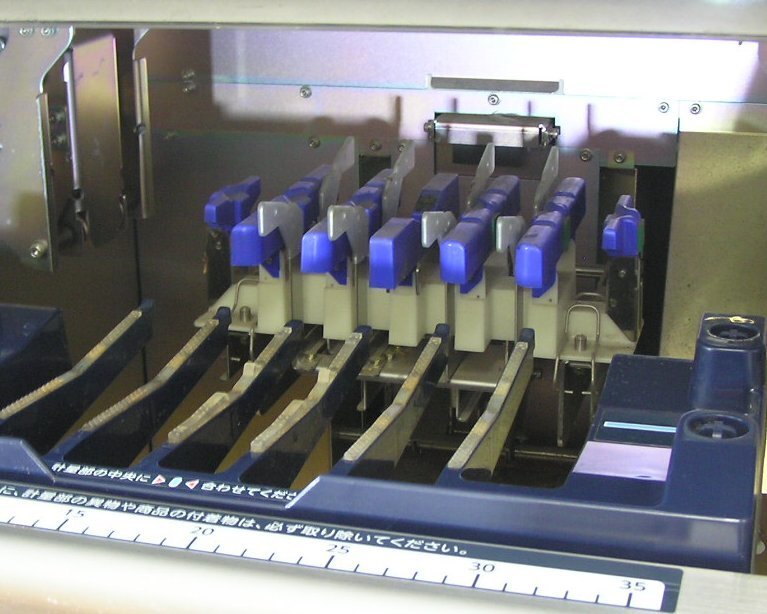 Teraoka AW-5600FX II Automatic Wrapping and Weigh Labeling Machine 200V (as-is) [s1237880129]