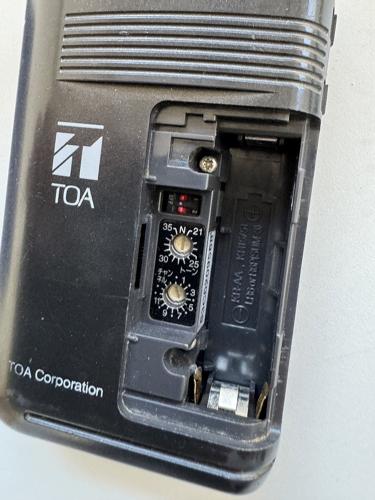 TOA WF-101 Intercom Set with WF-180 Earphone Microphone and 6 Chargers [q1161806686]