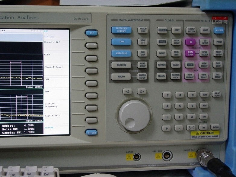 Tektronix WCA230 Real-Time Spectrum Analyzer DC-3GHz [t1103763727]
