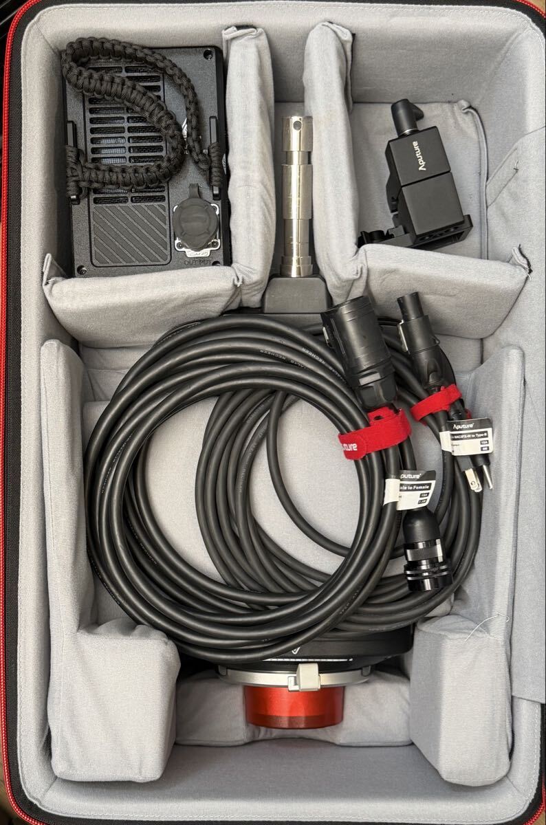 Aputure Storm 1000C Full Color LED Light [p1244387036]