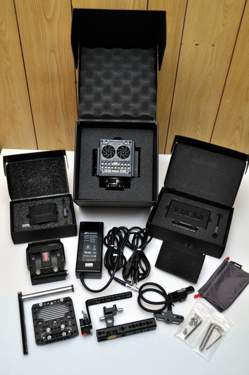 RED Digital Cinema Scarlet-W Dragon 5K Camera [k1129689671]