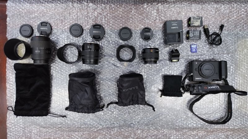 Panasonic LUMIX DMC-GX8 Digital Camera Kit with LEICA Standard Lens and 2 LUMIX Zoom Lenses [x1219043062]