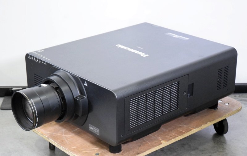 Panasonic PT-DZ21K2J Projector 20000lm with ET-D75LE6 Lens [1248587668]