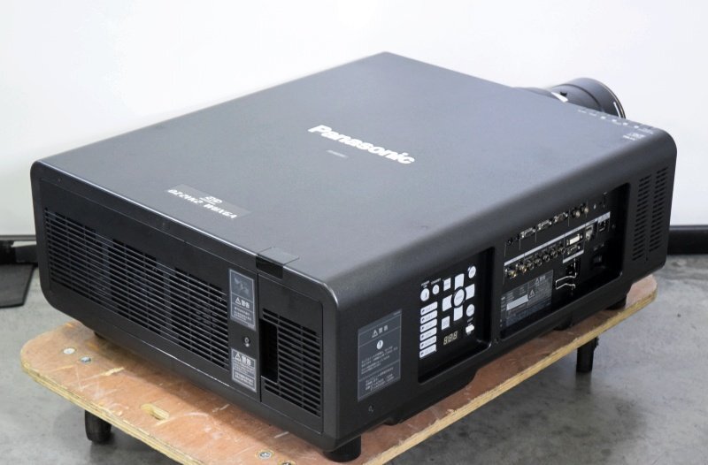 Panasonic PT-DZ21K2J Projector 20000lm with ET-D75LE6 Lens [1248587668]