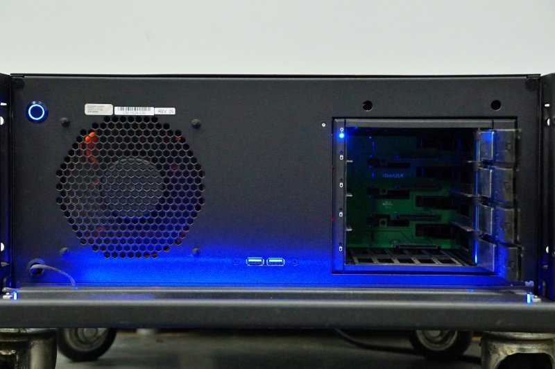 NewTek TriCaster 8000 Live Video Distribution System [h1192888707]