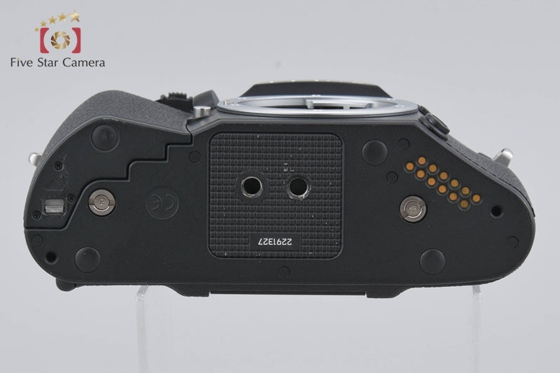 Leica R8 Black Film SLR Camera [g1212875807]