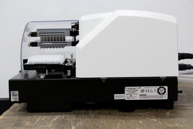Millipore/BioTek SMCxPRO Ultra-Sensitive Measurement Device and SMC405/TS Microplate Washer System [d1218294671]