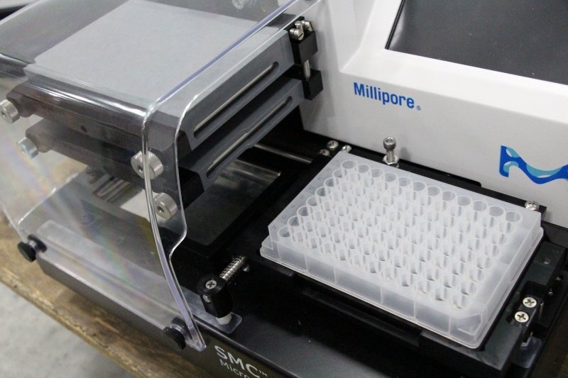 Millipore/BioTek SMCxPRO Ultra-Sensitive Measurement Device and SMC405/TS Microplate Washer System [d1218294671]