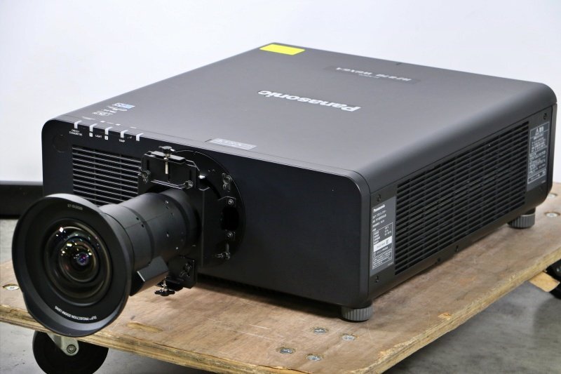 Panasonic PT-RZ870JLB DLP Projector 8500lm with ET-DLE020 Lens [u1236496507]