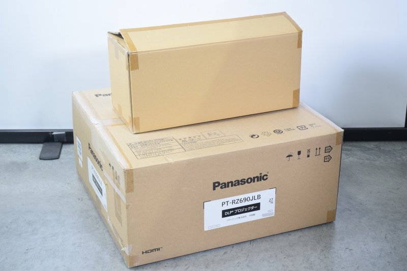 Panasonic PT-RZ690JLB DLP Projector 6000lm with ET-DLE020 Lens [k1236619879]