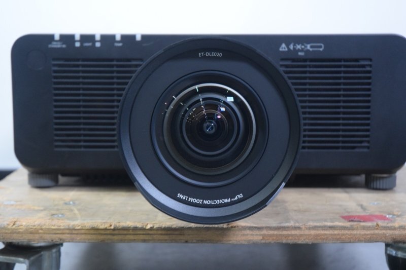Panasonic PT-RZ690JLB DLP Projector 6000lm with ET-DLE020 Lens [k1236619879]