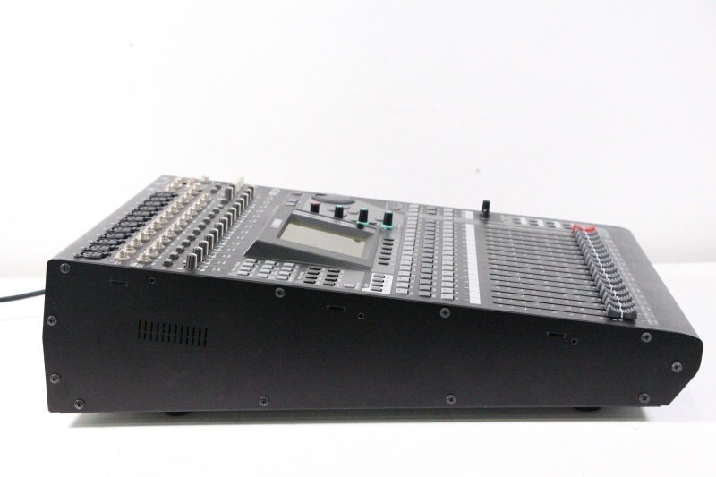 YAMAHA 01V96i Digital Mixer (for parts or not working) [l1239017529]