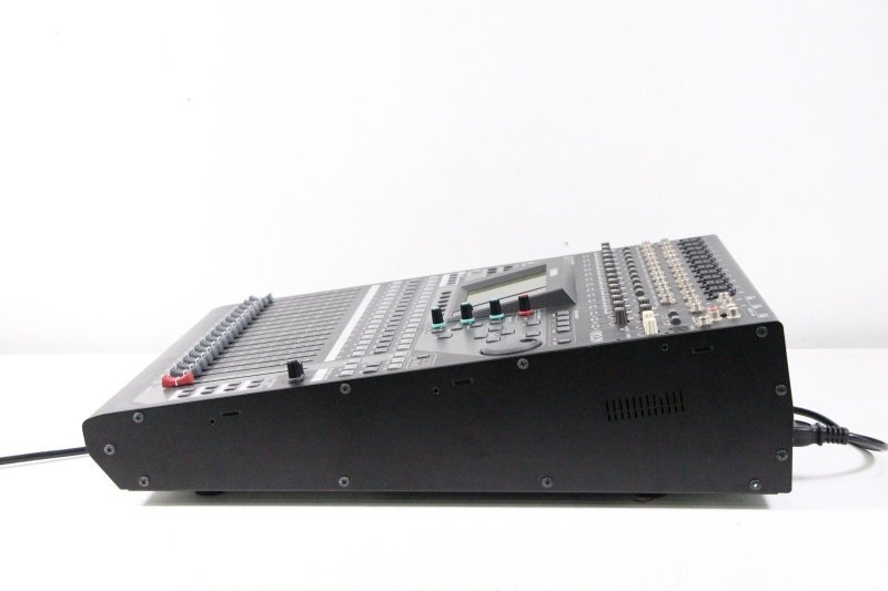 YAMAHA 01V96i Digital Mixer (for parts or not working) [l1239017529]