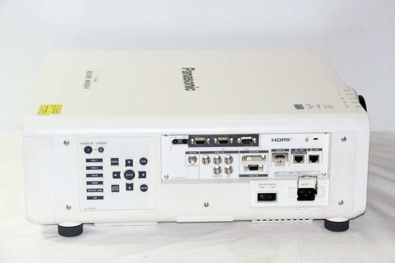 Panasonic PT-RZ690JLW WUXGA 1-Chip DLP Laser Projector with Lens [l1240113582]