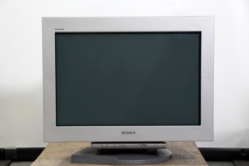 Sony GDM-FW900 24-inch Trinitron Multiscan Display [w1243160712]