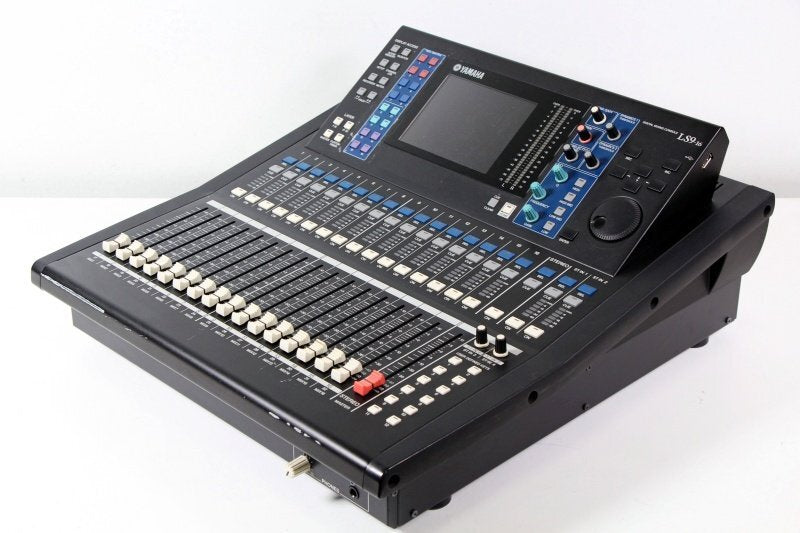 Yamaha LS9-16 Digital Mixing Console [l1244918533]