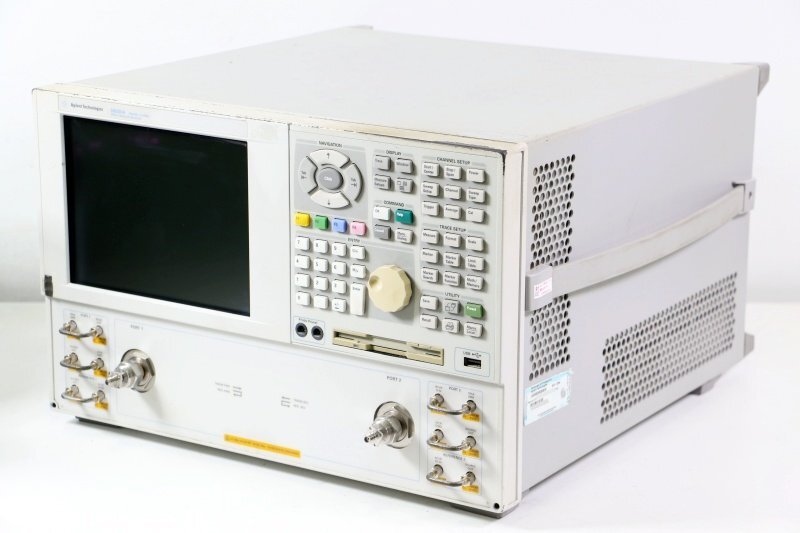 Agilent N5230A Network Analyzer 300kHz-13.5GHz (for parts or not working) [t1245875814]