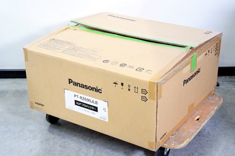 Panasonic PT-RZ690JLB DLP Projector 6000lm [x1247567668]