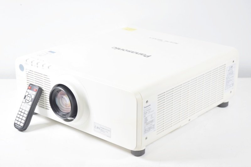 Panasonic PT-RZ670JW DLP Projector 6500lm Used 6476 hours [b1247720503]