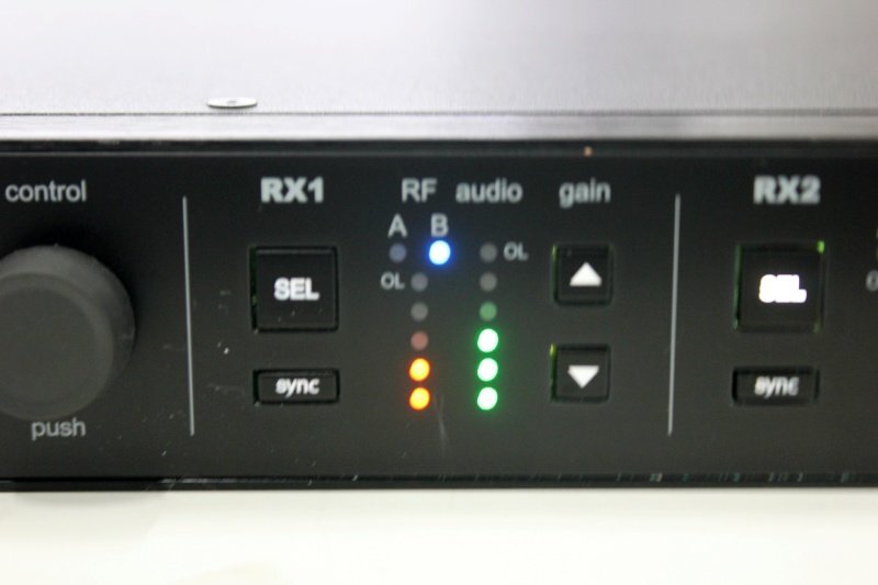 SHURE ULXD4D Digital Wireless Receiver Dual Channel 482mm x 42mm x 274mm [u1248453917]