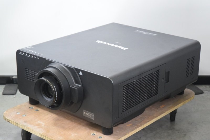 Panasonic PT-DZ21K Projector 20000lm with ET-D75LE3 Lens [o1249333698]