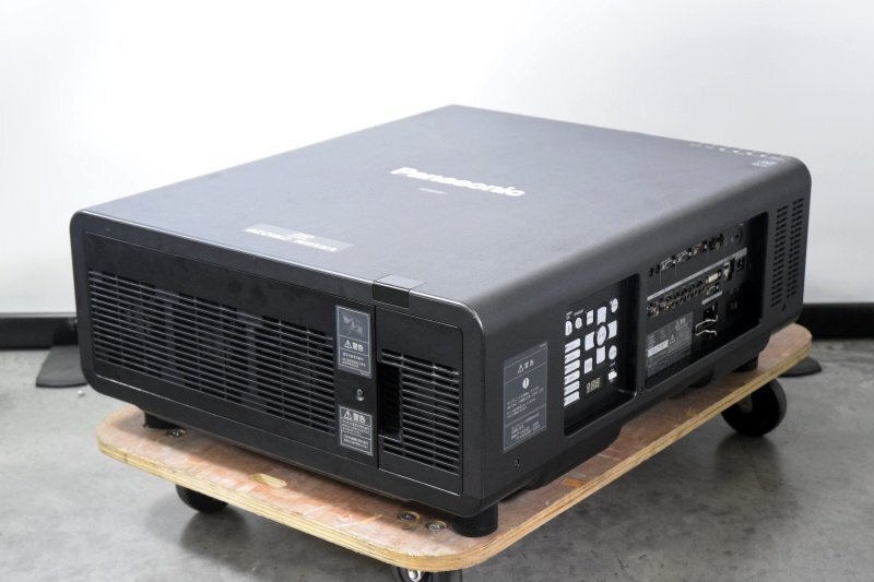 Panasonic PT-DZ21K Projector 20000lm with ET-D75LE3 Lens [o1249333698]