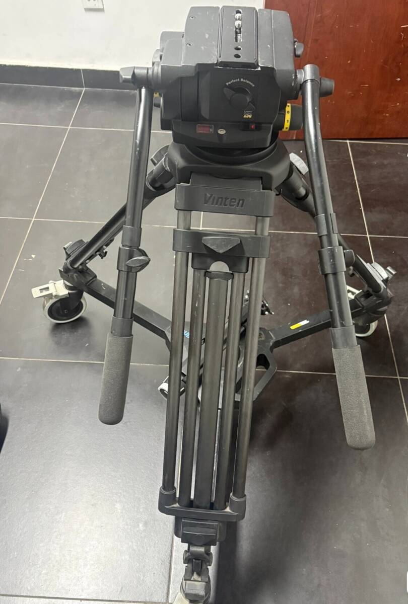 Vinten Vision250 Carbon Fiber Tripod 150mm with Ground Spreader [p1236329482]