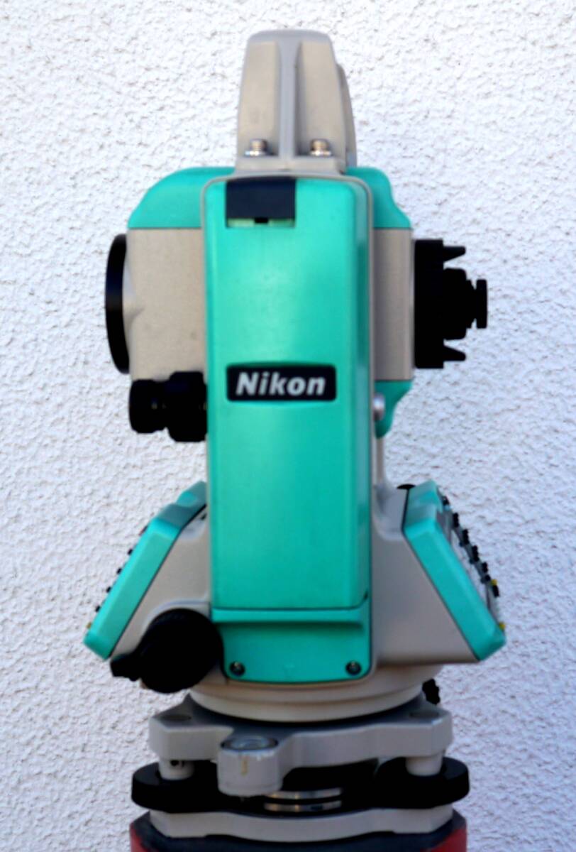 Nikon NST-305C Total Station with Dual-Sided Monitor [n1247564343]
