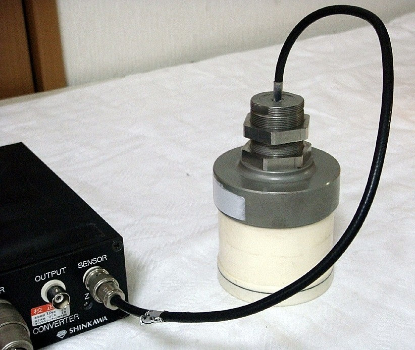 SHINKAWA VC250C Displacement Converter Range 0-25000um Responce DC-20KHz Output 0-5VDC [f1048611542]