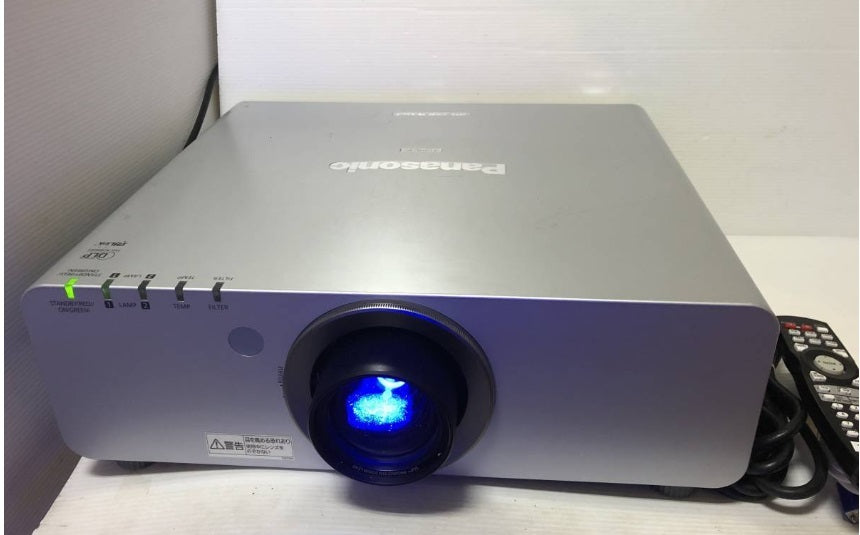 Panasonic PT-DW740S Projector 7000 Lumens 706 Hours Use Made in Japan [p1213882791]