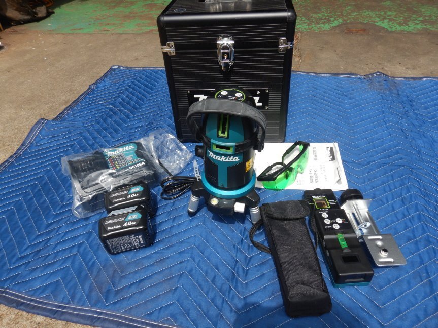 Makita SK314GDZN Green Laser Level with 2 Batteries 10.8V 4.0Ah Set [q1236368776]
