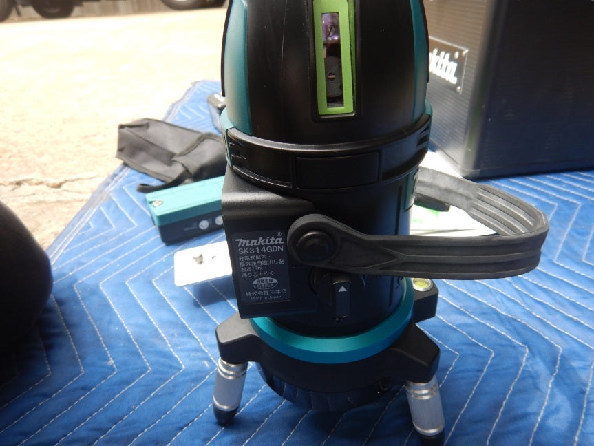 Makita SK314GDZN Green Laser Level with 2 Batteries 10.8V 4.0Ah Set [q1236368776]