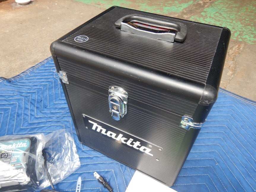 Makita SK314GDZN Green Laser Level with 2 Batteries 10.8V 4.0Ah Set [q1236368776]