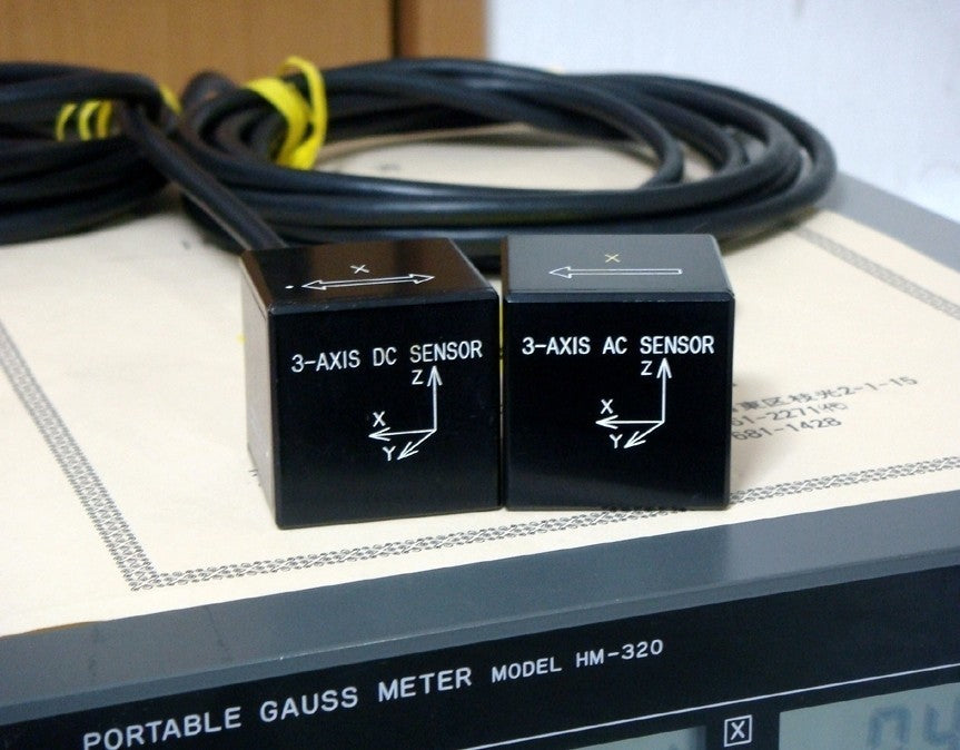 MTI HM-320 Triaxial Magnetic Field Measuring Instrument [b1048610126]