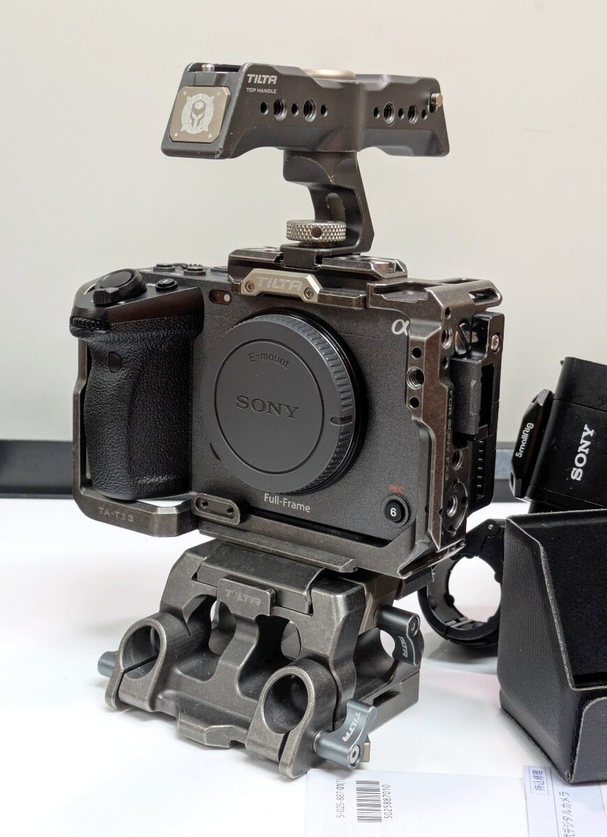 SONY ILME-FX3 Camera Body with XLR Handle and Tilta Rig 4 pcs Battery [b1242489402]