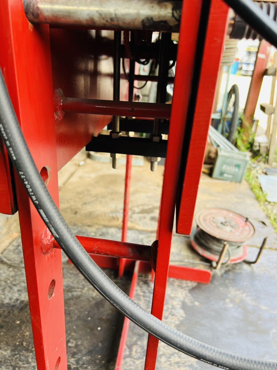 Hydraulic Press [j1134929245]