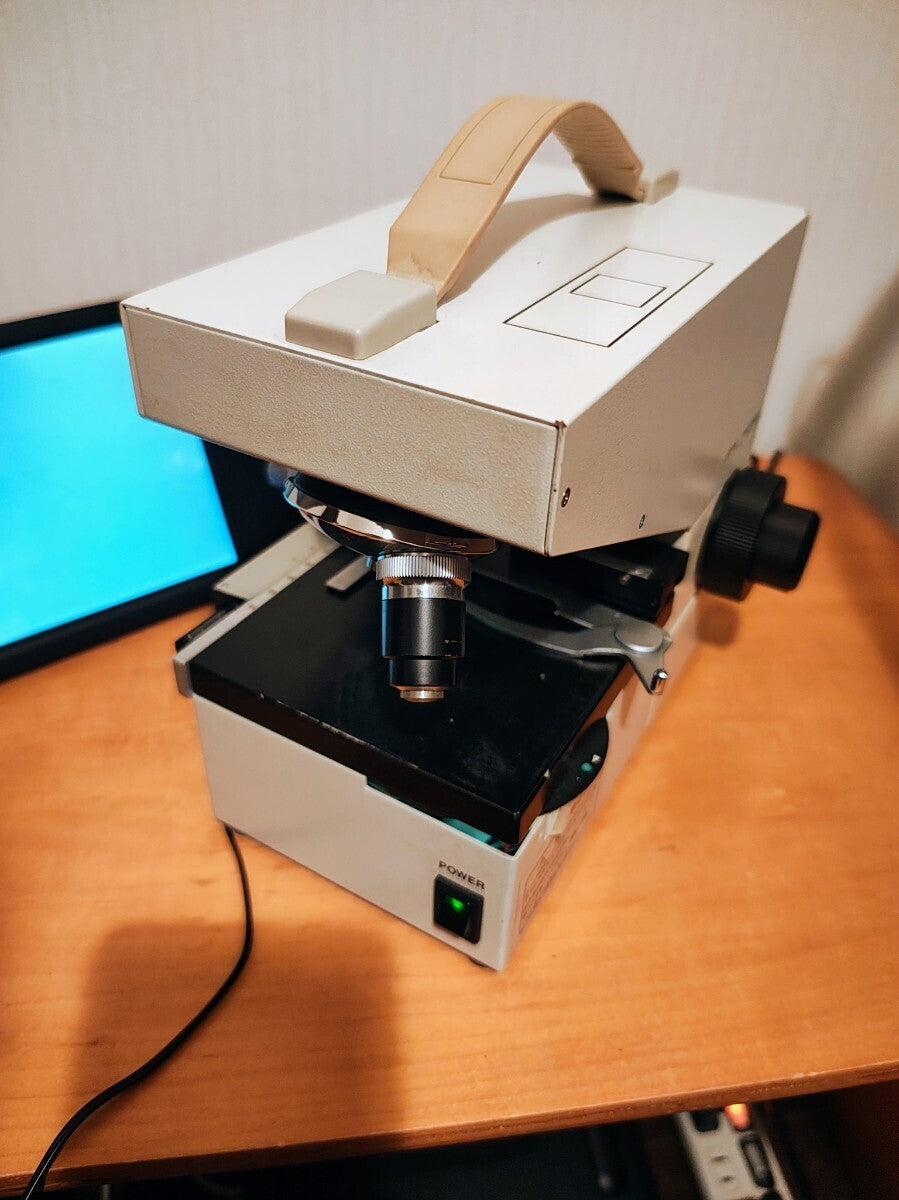 Digital Phase Contrast Microscope IS-2004 with 2x10/40 Lenses and 7.1 Inch LCD Monitor [e1215536608]