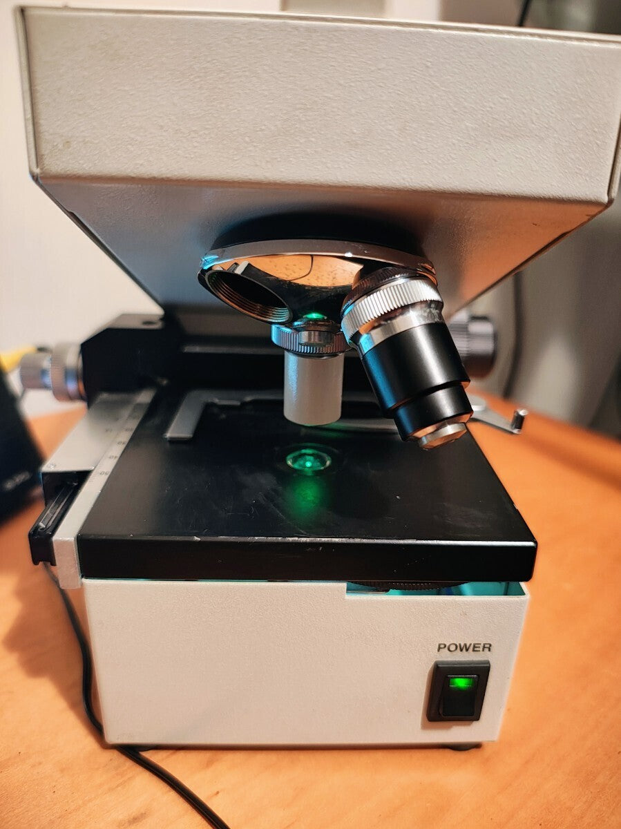 Digital Phase Contrast Microscope IS-2004 with 2x10/40 Lenses and 7.1 Inch LCD Monitor [e1215536608]
