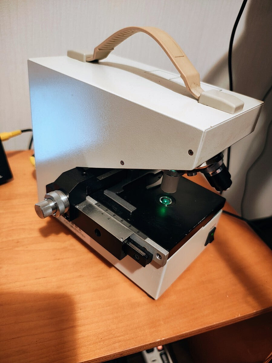Digital Phase Contrast Microscope IS-2004 with 2x10/40 Lenses and 7.1 Inch LCD Monitor [e1215536608]