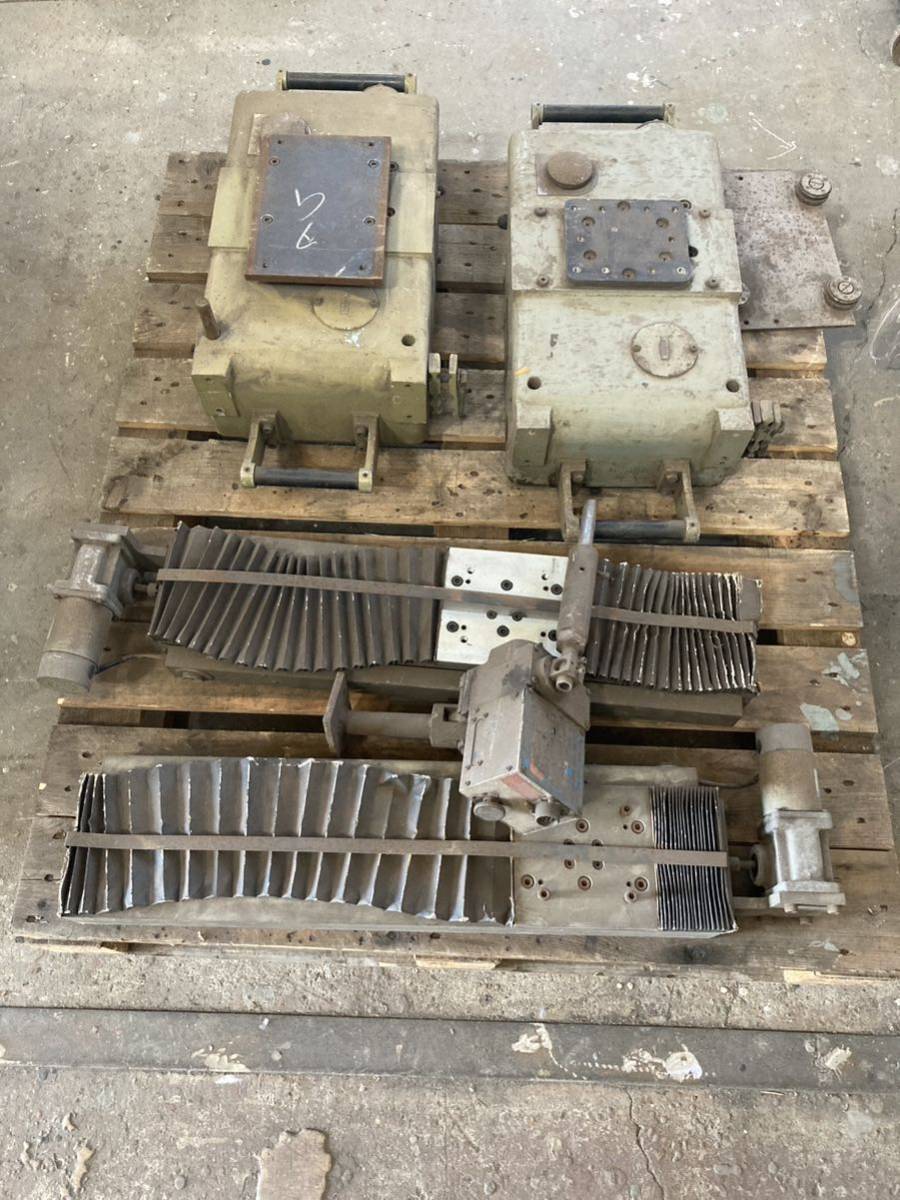 Daihen CR-64 Submerged Arc Welding Carriage 2 Units with 3 Rails [c1085041904]