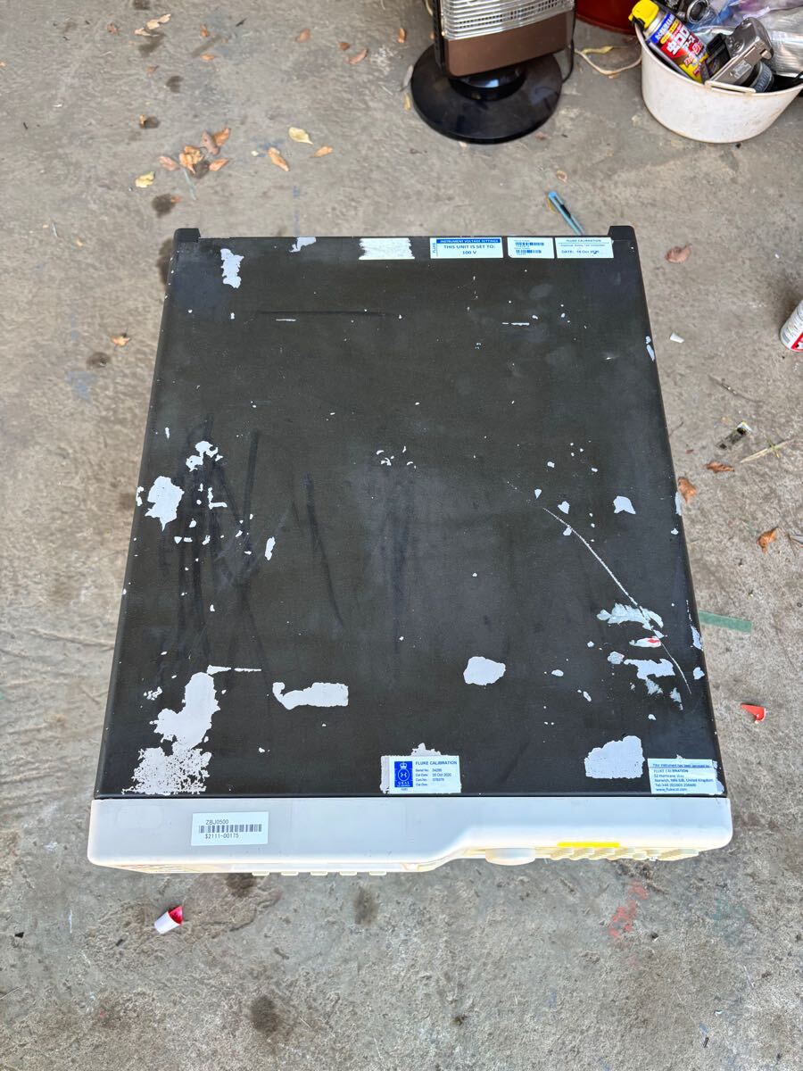 Fluke 9100 Universal Calibration System (for parts or not working) [o1166536518]