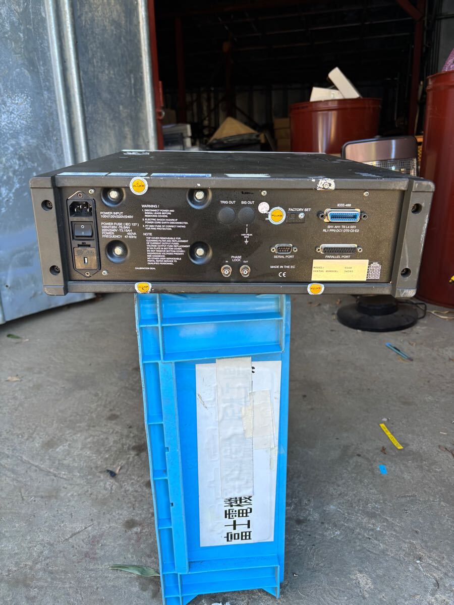 Fluke 9100 Universal Calibration System (for parts or not working) [o1166536518]