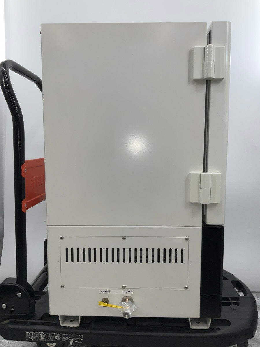 Yamato Science DP300 Square Vacuum Constant Temperature Dryer with PD53 Vacuum Pump [1180157322]