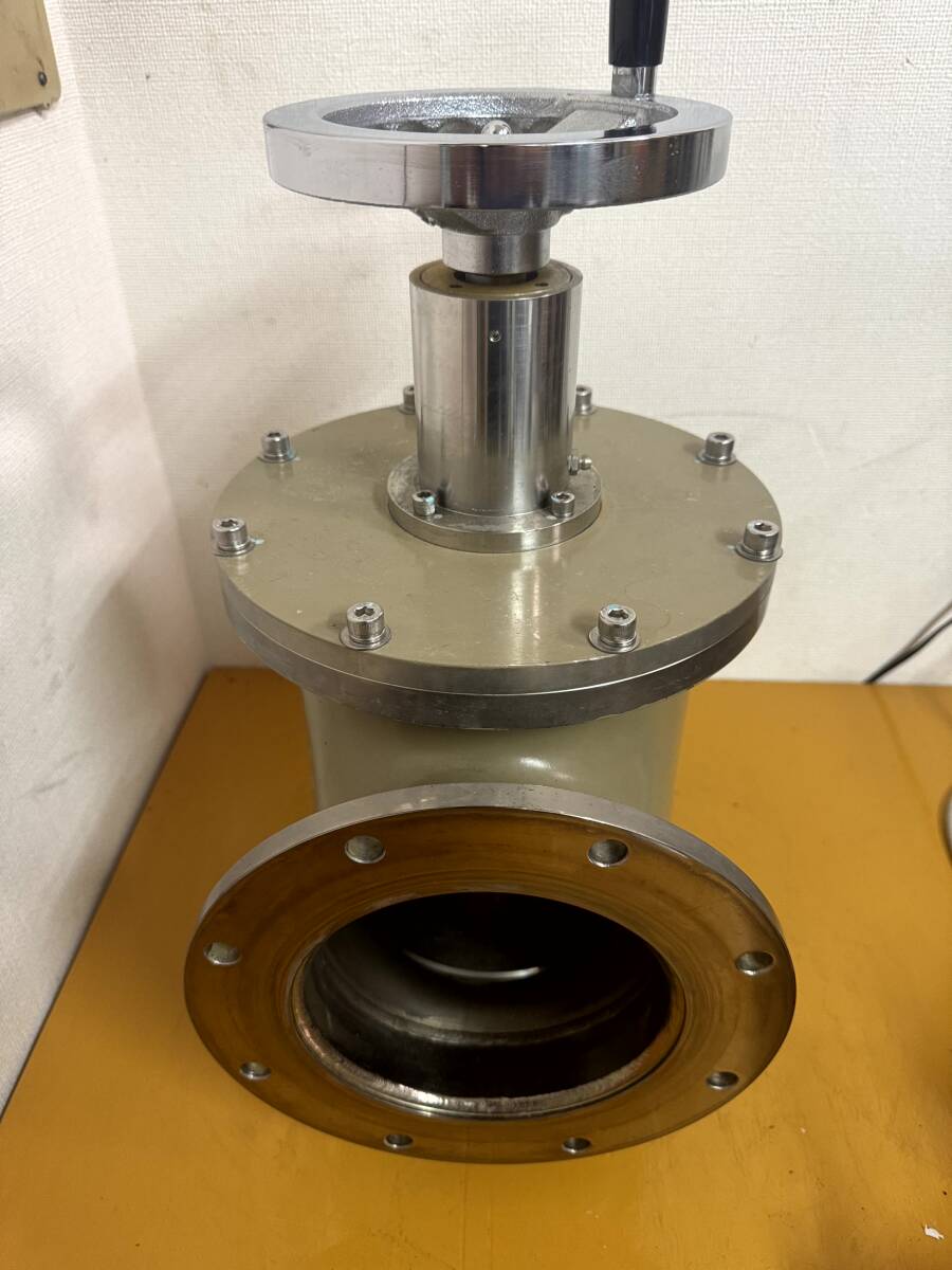 ULVAC VLH-U Vacuum Angle Valve Manual Type [u1186415726]