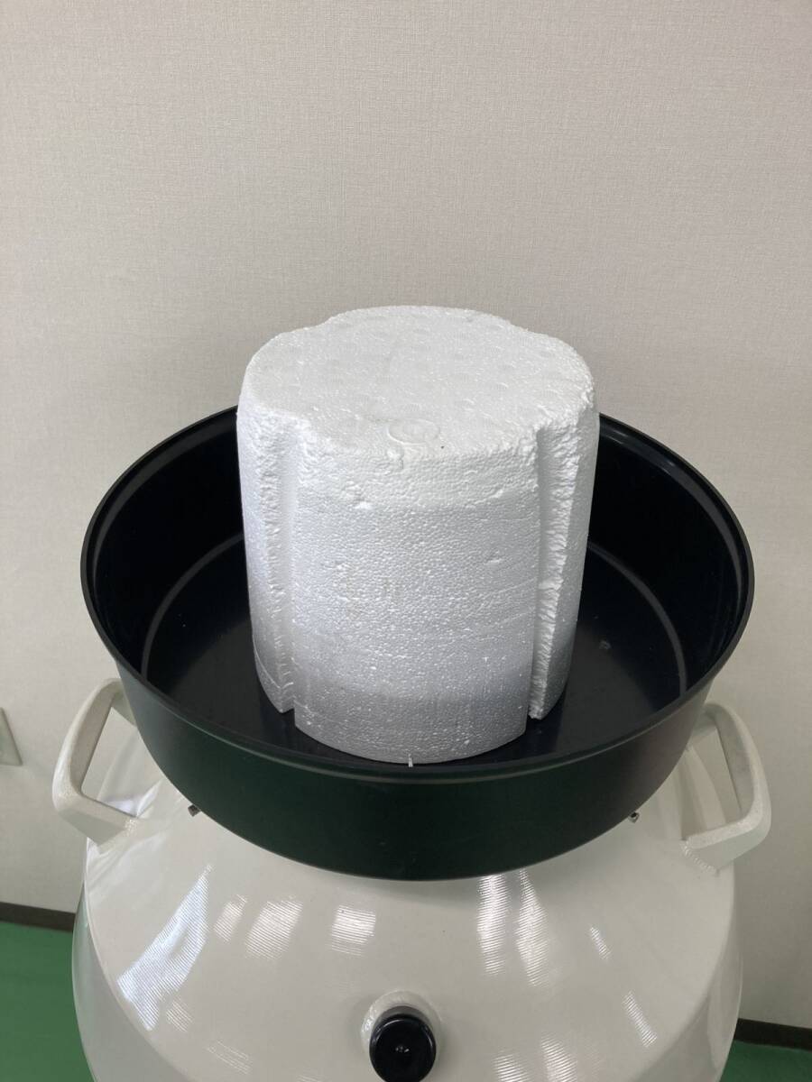 MVE RL-290 Liquid Nitrogen Storage Container 121L 4 Racks Canister [q1186500585]